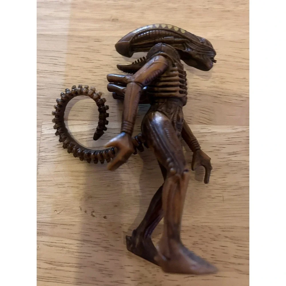 My Hero Academia Lot: BANPRESTO Katsuki Bakugo & Izuku Midoriya Figures & Alien
